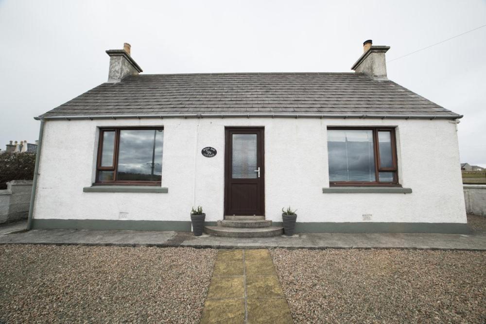 Road End Cottage Port of Ness エクステリア 写真